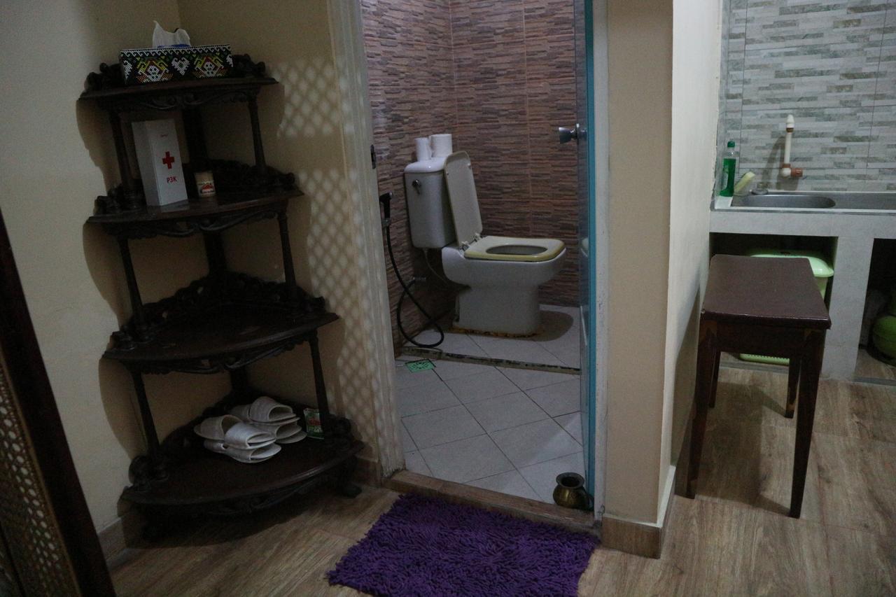 Kembar Guesthouse Джокьякарта Экстерьер фото