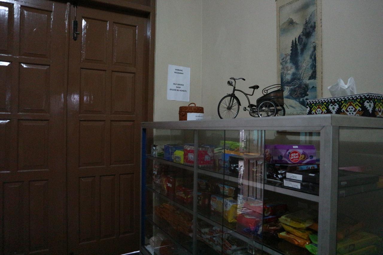 Kembar Guesthouse Джокьякарта Экстерьер фото