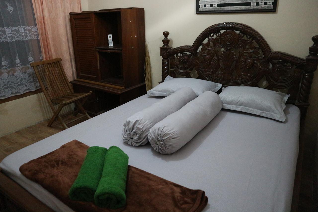 Kembar Guesthouse Джокьякарта Экстерьер фото